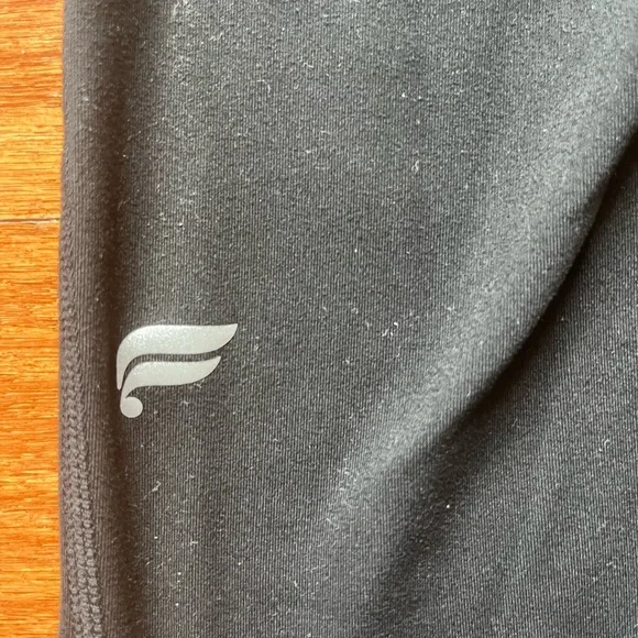 Fabletics Black Oasis Pureluxe High-Waisted Leggings with Pockets - Picture 4 of 6